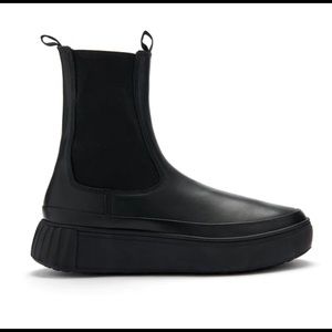 EUC Unisex Primury Waffle Boot Black Leather  Sz41/10W or 42/9M